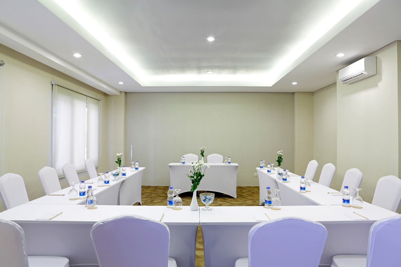 full_11—meetingroom-u-shape_1568276458